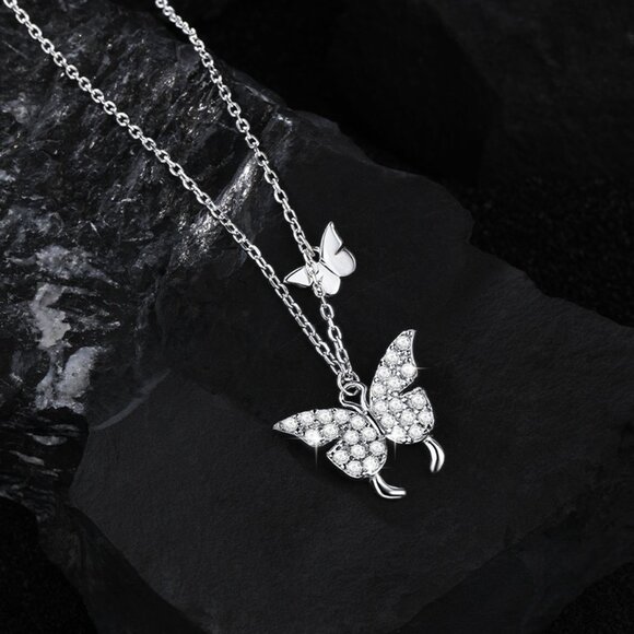 🦋 Sparkling Pavé Moissanite Butterfly Pendant Necklace S925 🦋 - Picture 1 of 7